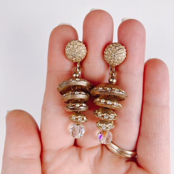 Unusual VTG Mid Century Tiered Gold Tone Clip Earrings with AB Drops Rhinestones - Picture 4 of 12